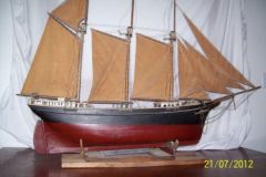 Howard-W.-Middleton-Model-photo-by-Guy-Buckley