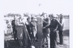 Locales-Markers-resetting-Kings-Highway-or-Boston-Post-Marker-23-Oct-1973-89.9.1874