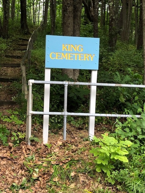 Eagle-Scouts-install-sign-at-King-Cemetery-17-Aug-2019-00004