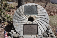 Marker 79 - Birthplace of William King & Birthplace of Rufus King (Grist Mill Stone)