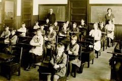 Students-Blue-Point-School-22-Apr-1926-2001.7.1-Panorama-300