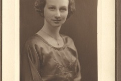 Aurelia-Wentworth-Class-1922-2023.02.04-au